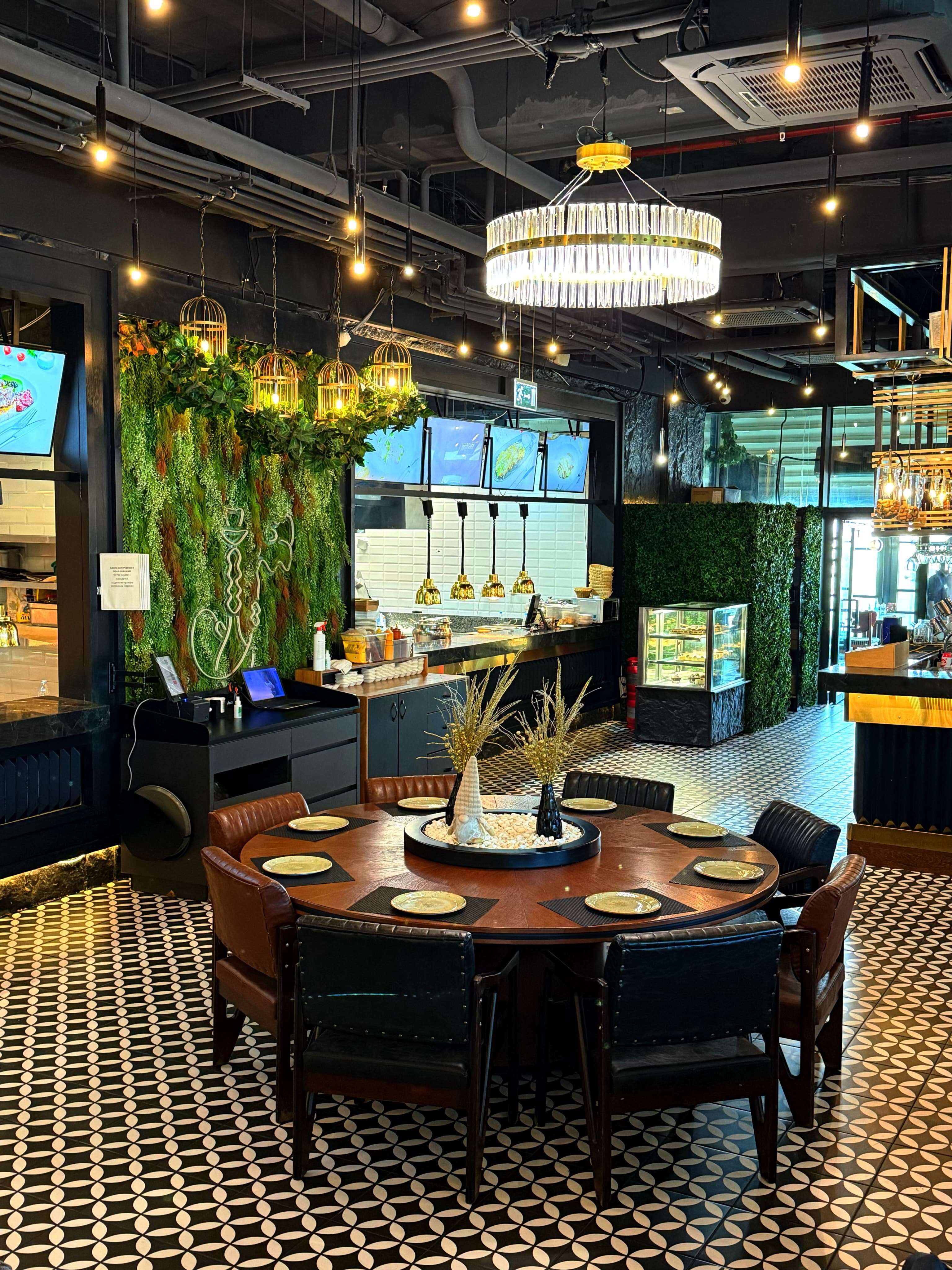 Ramiz Galleria Minsk restoran salonu